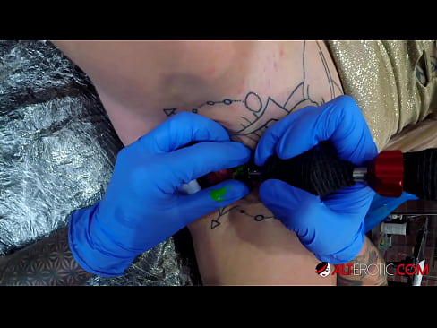❤️ Sully Savage-k izugarri tatuatu zuen klitorian tatuaje bat egin zuen ❌ Sluts gurean eu.extraclasswork.ru ❤