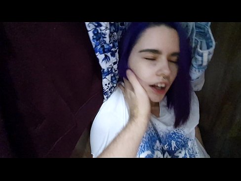 ❤️ Nire ahizpa armairuan aurkitu eta lagundu zion esperma ❌ Sluts gurean eu.extraclasswork.ru ❤